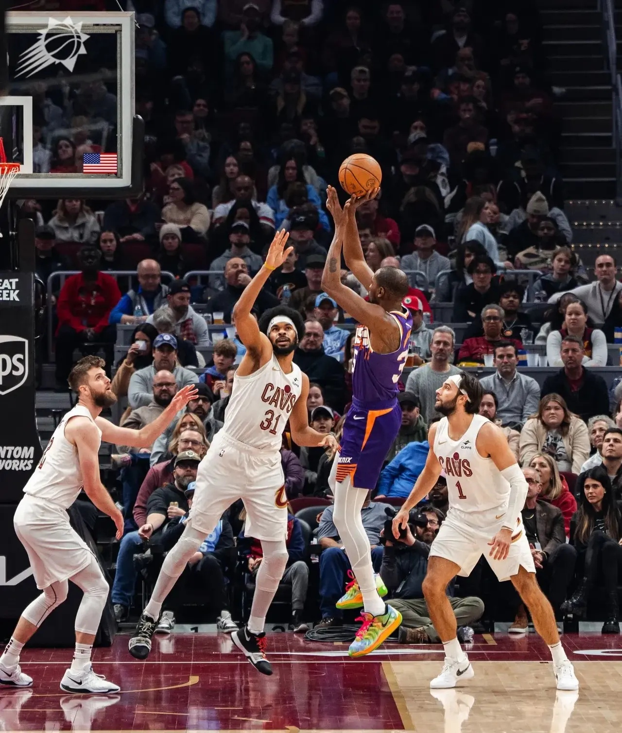 开云官网赛后菲尼克斯太阳调整名单以备德甲；绝杀压哨环节打磨；球迷炸锅；训练强度明显提升的简单介绍