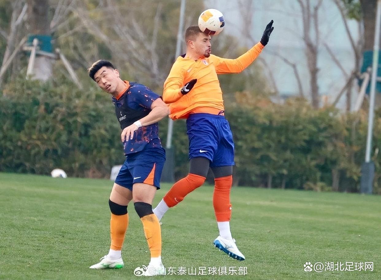 关于山东泰山发布备战花絮，冲刺阶段内部沟通，亚冠任务艰巨，年轻球员得到机会的信息