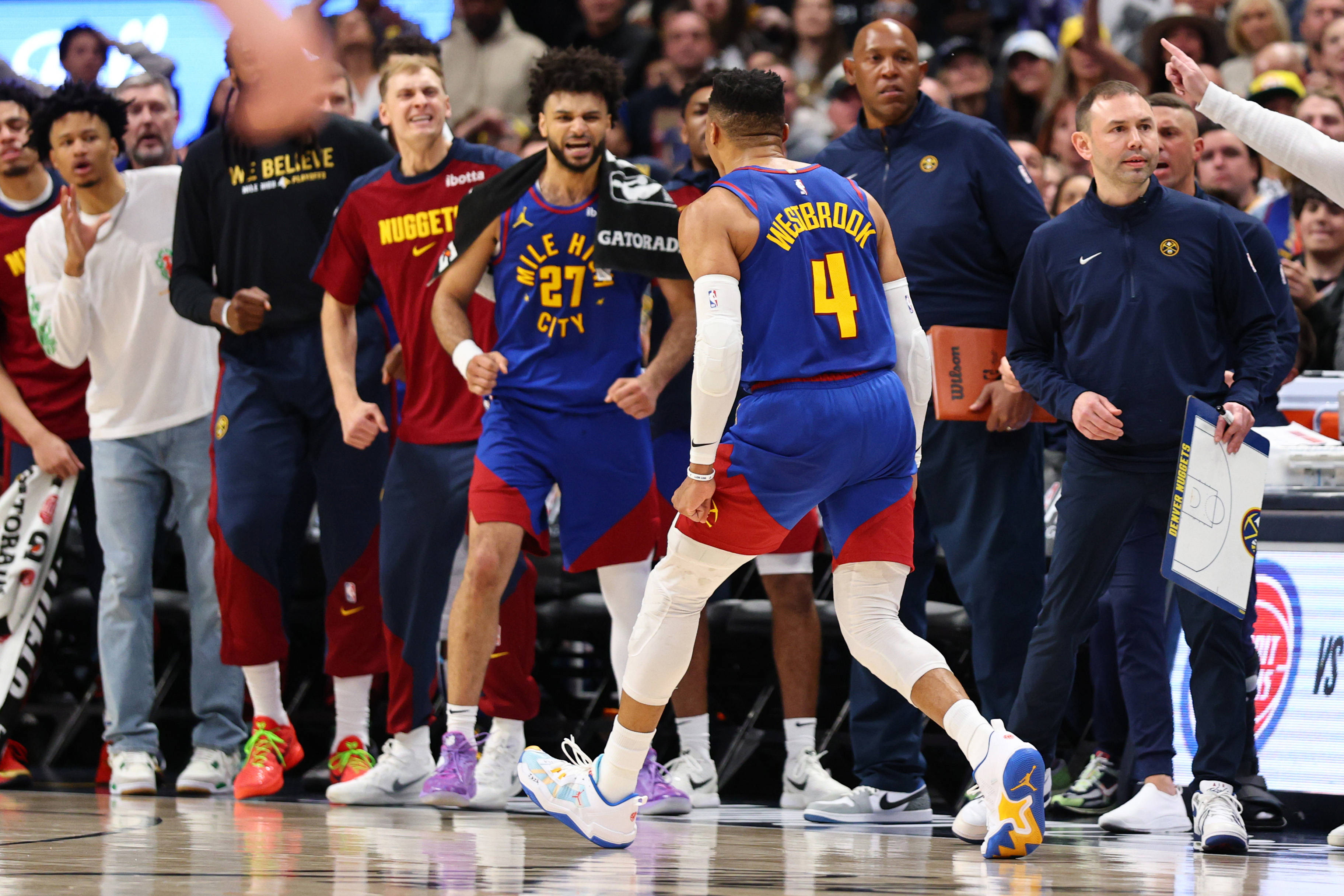 加时末段体能课后,洛杉矶快船再遭质疑备战NBA季后赛,管理层满意,细节决定成败的简单介绍 加时末段体能课后,洛杉矶快船再遭质疑备战NBA季后赛,管理层满意,细节决定成败的简单介绍